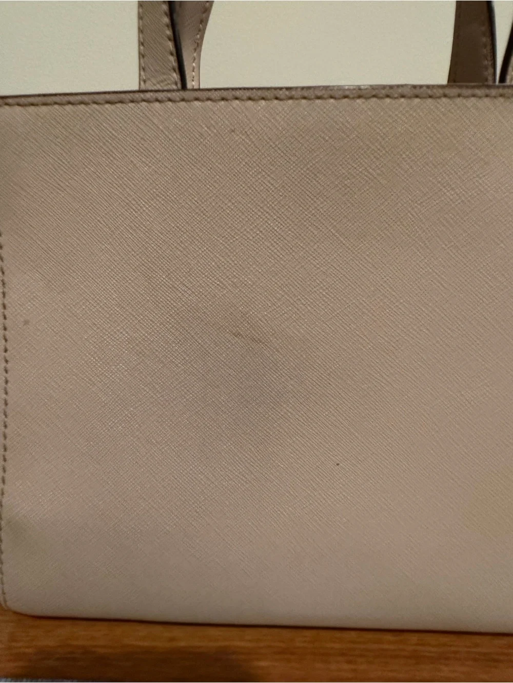 Kate Spade New York Beige Milton Land Saffiano Leather handbag